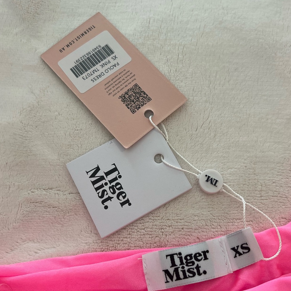 Tiger Mist - Hot Pink cut out cinch dress. size-xs - Picture 5 of 5